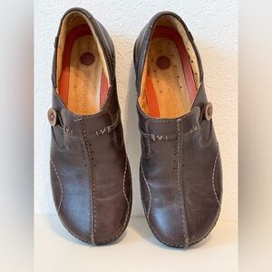Clarks UN Structured Women’s Dark Brown Leather Slip-On Loafers 6 1/2